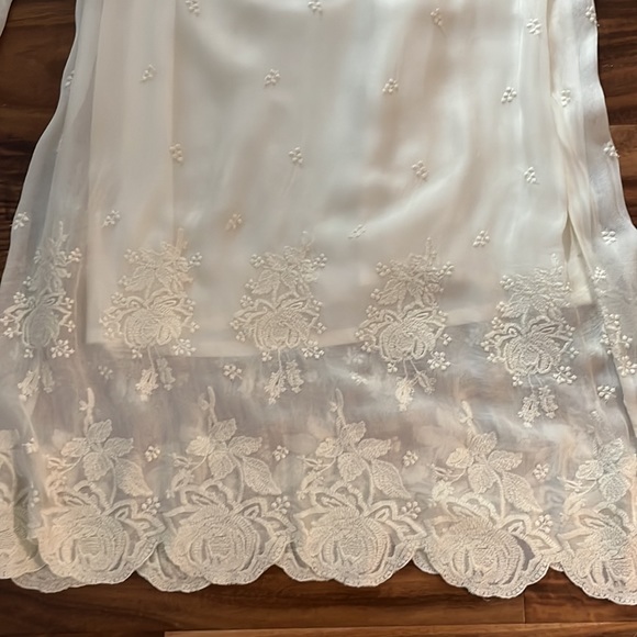 brand new dress never worn only tag cut off very nice dress - Picture 2 of 3